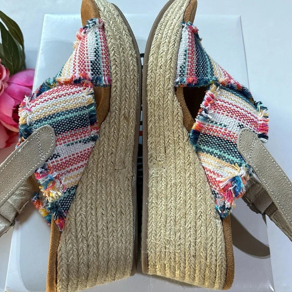 Espadrille Size 8 Minnetonka BREEZE MULTI LAREDO FABRIC Size8 Box Beach Vibes